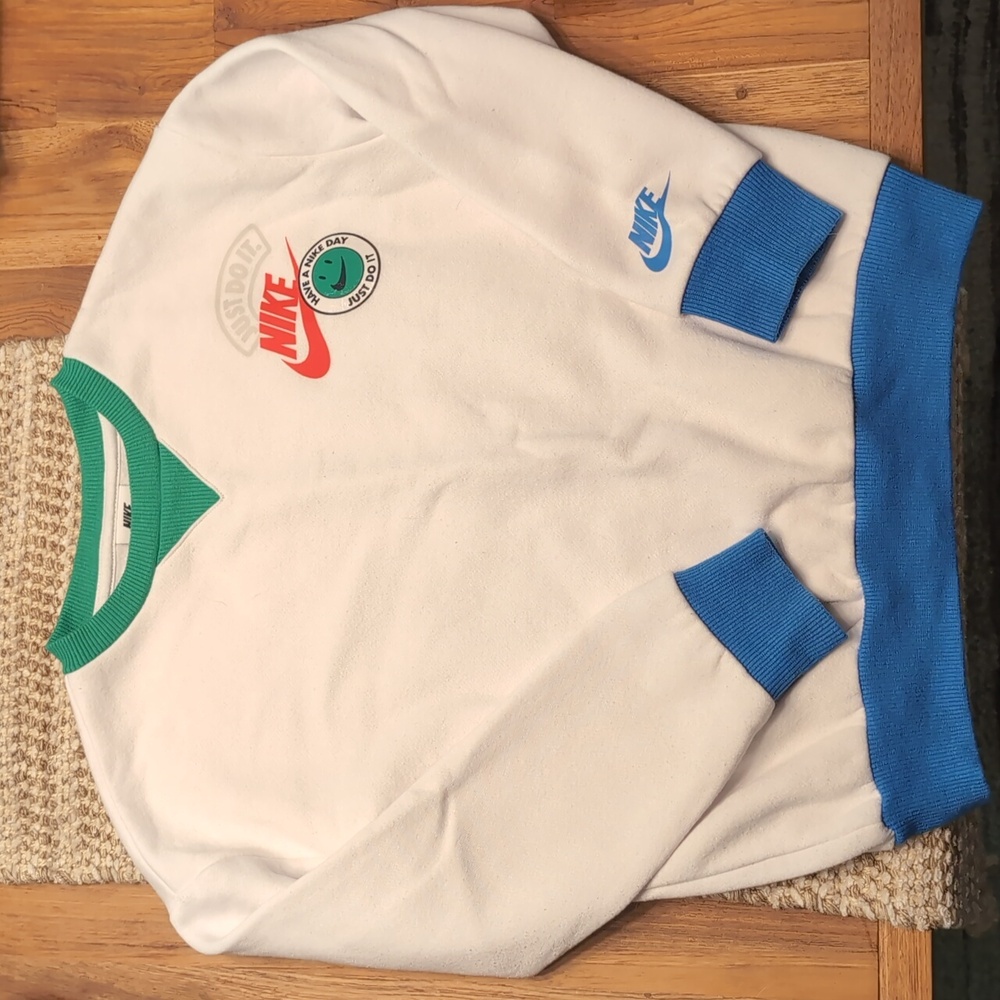 Nike White Crew Neck Sweatshirt with Red and Blue Details Boys Size 6/7